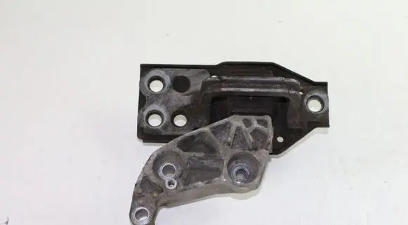 Nissan X-Trail T31 Engine mounting bracket F6036100E