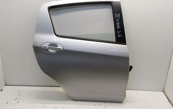 Toyota Yaris Rear door 1447