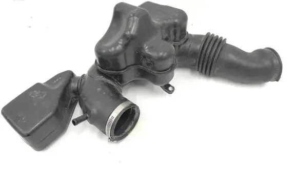 Subaru Outback (BS) Intake resonator 