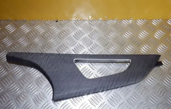 Audi Q8 Front door trim bar 4M8867440M