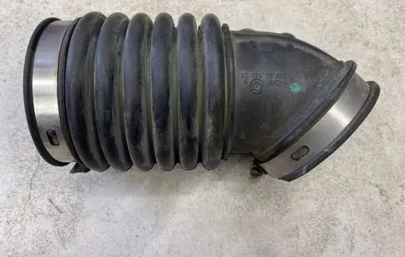 Ford C-MAX II Air intake hose/pipe 1068175S02
