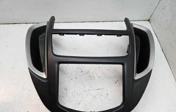 Chevrolet Trax Panel trim