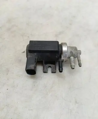 Audi A4 S4 B5 8D Turbo solenoid valve 1J0906627B 72290345