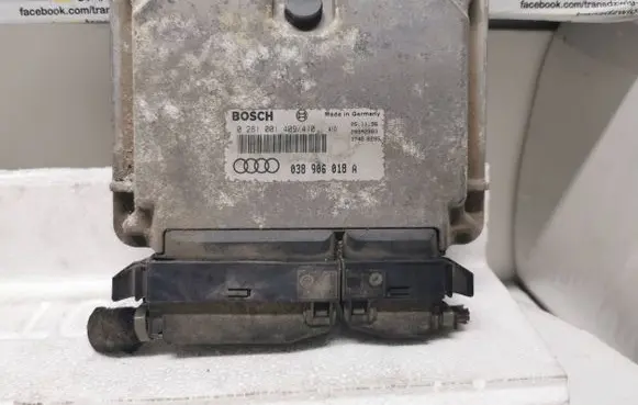 Skoda Octavia Mk2 (1Z) Engine control unit/module 038906018A 28SA2983 0281001409