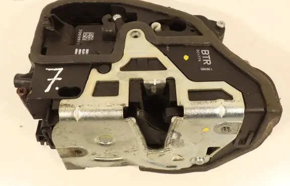 BMW 3 E90 E91 Front door lock 7059974