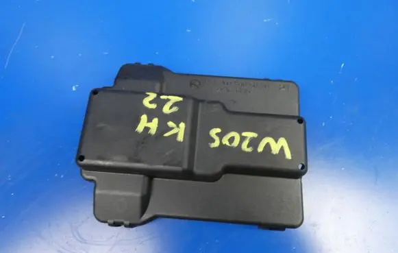 Mercedes-Benz C W205 Battery relay fuse N000000006967 MBN10309