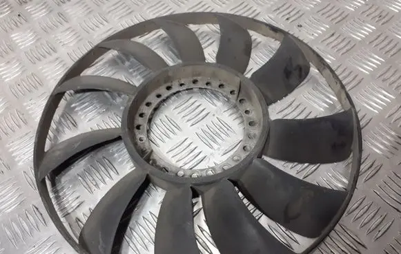 Volkswagen PASSAT B5 Fan impeller 058121301B