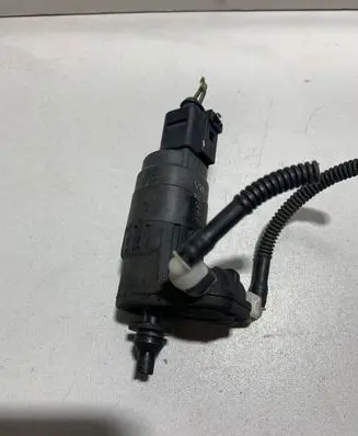 Volkswagen Touran I Windscreen/windshield washer pump 1K6955651 39004400