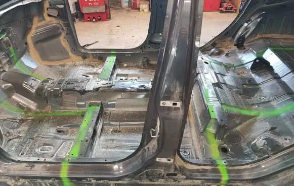 Ford Focus Pillar (middle) 