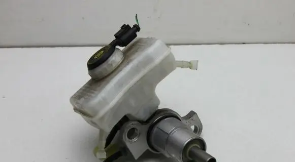 Brake fluid reservoir