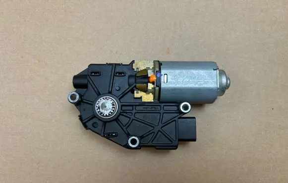 Hyundai i40 Sunroof motor/actuator WR09C05AA
