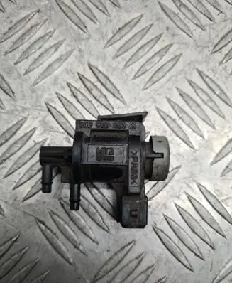 Volkswagen Golf IV Turbo solenoid valve 1J0906283A