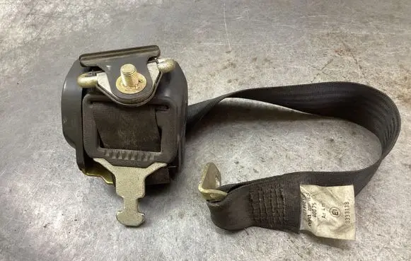 Mercedes-Benz W123 Rear seatbelt 1238605585 00011620 40075