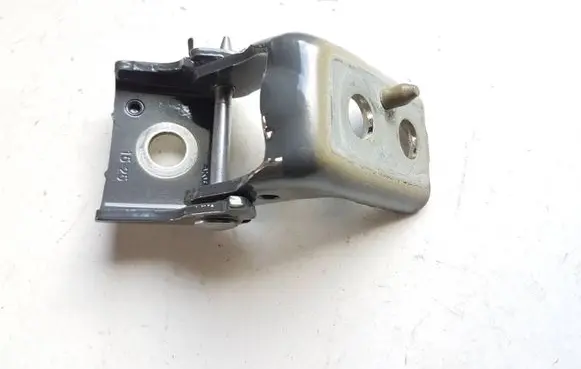 Peugeot 2008 II Rear door lower hinge