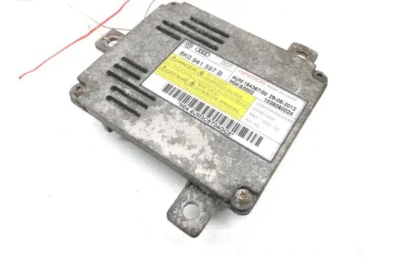 Volkswagen PASSAT B7 Voltage converter/converter module 8K0941597B