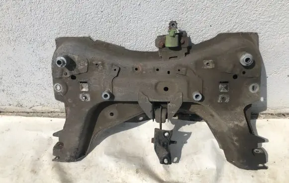 Renault Captur Front axle beam 