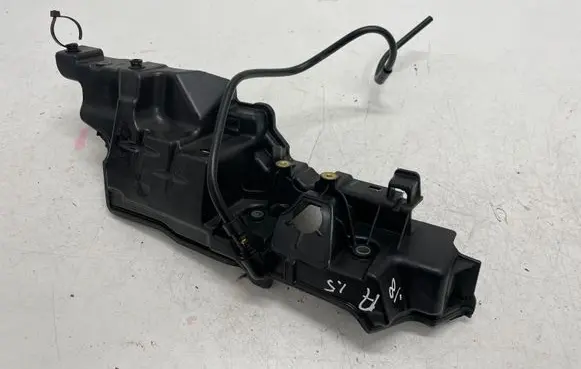 Mercedes-Benz A W176 Other engine bay part 175B19528R