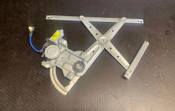 KIA Sorento Front door window regulator with motor XH101PA 824603E000