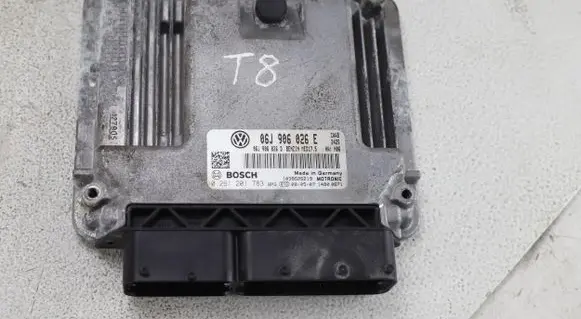 Volkswagen Golf V Engine control unit/module 06J906026E 06J906026D 0261201783