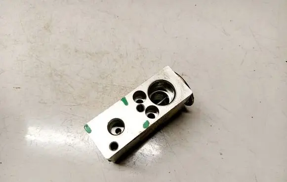 Dacia Sandero Air conditioning (A/C) expansion valve 