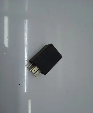 Volkswagen Golf III Window wiper relay 321955531A