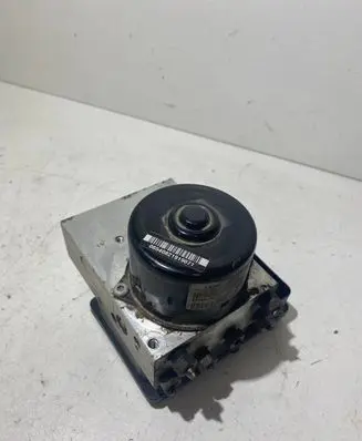 Volvo V70 ABS Pump 30793445 P30793444 00401396E0