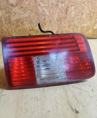Tailgate rear/tail lights