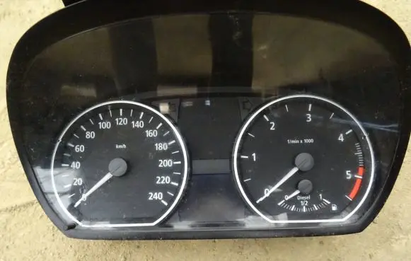 BMW 1 E81 E87 Speedometer (instrument cluster) 6947136 100051459 102495221
