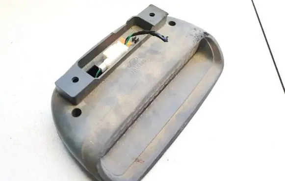 Hyundai Santa Fe Third/center stoplight