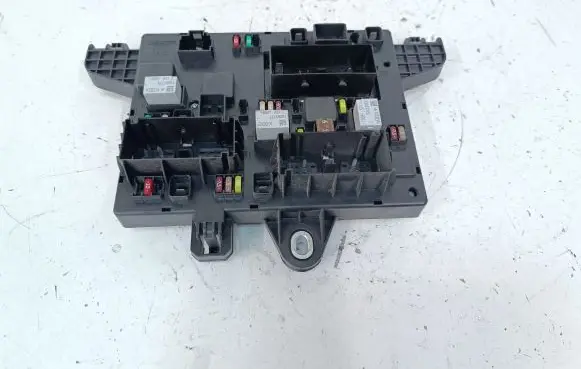 Opel Zafira C Fuse module 13368653 365927271