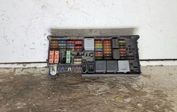 Mercedes-Benz ML W164 Fuse module A1645400272 2505805