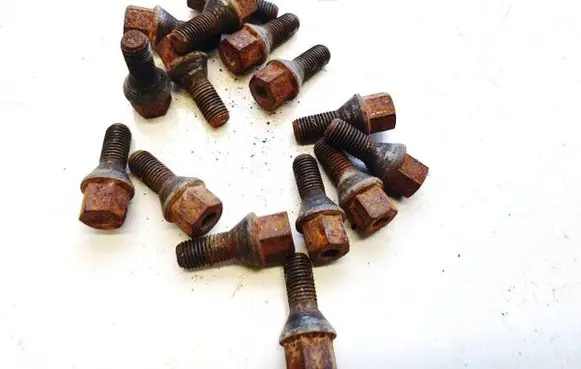 Opel Astra G Nuts/bolts 
