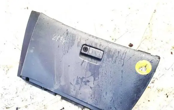Nissan Primera Glove box 68520av700