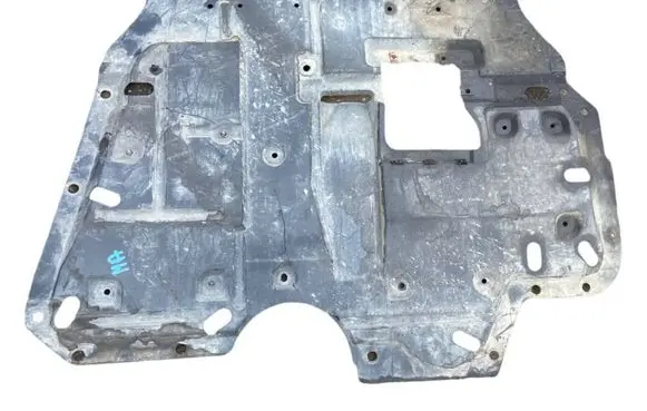 Mitsubishi Outlander Engine splash shield/under tray