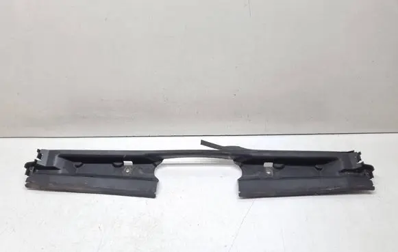BMW 5 E60 E61 Radiator trim 7050650 51717050650
