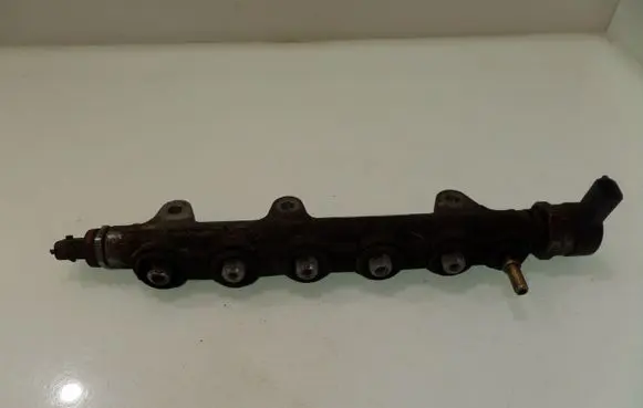 Opel Vivaro Fuel main line pipe 8200842432 H8200610223