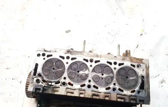 Volvo V50 Engine head 9641752610