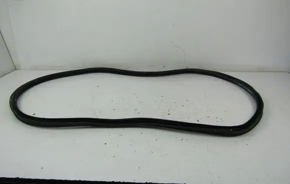 Renault Clio I Trunk rubber seal (body) 