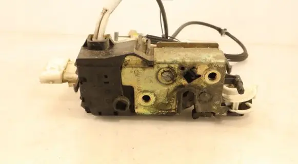 Peugeot 407 Front door lock 