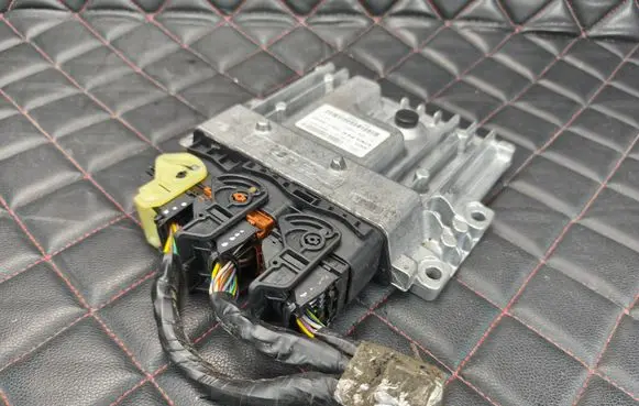 Ford Mondeo MK IV Engine control unit/module 28334095 BG9112A650RJ 97RI010012