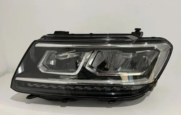 Volkswagen Tiguan Headlight/headlamp 5NB941035E