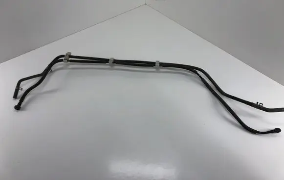 Toyota RAV 4 (XA40) Fuel line pipe