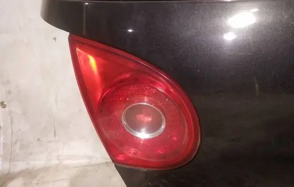 Tailgate rear/tail lights