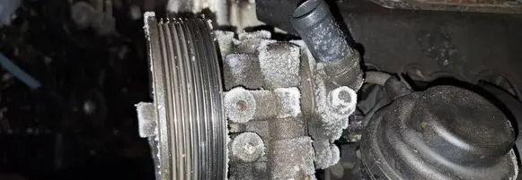Honda FR-V Power steering pump 