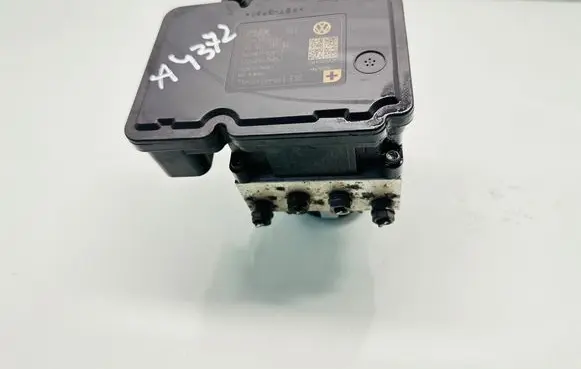 Volkswagen Jetta VI ABS Pump 1K0907379BS 10062239651 10096103833