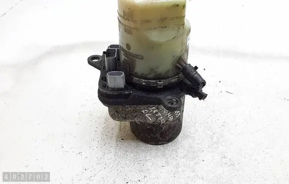 Ford C-MAX I Power steering pump 4M513K514AD
