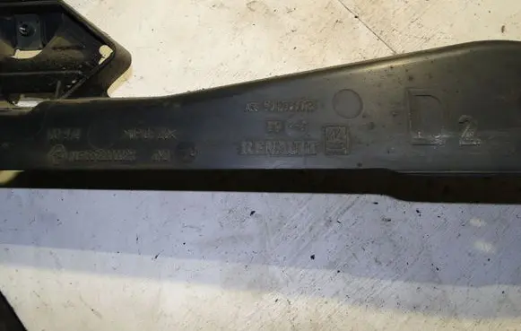 Renault Laguna III Fender mounting bracket 631220002R 901260001R