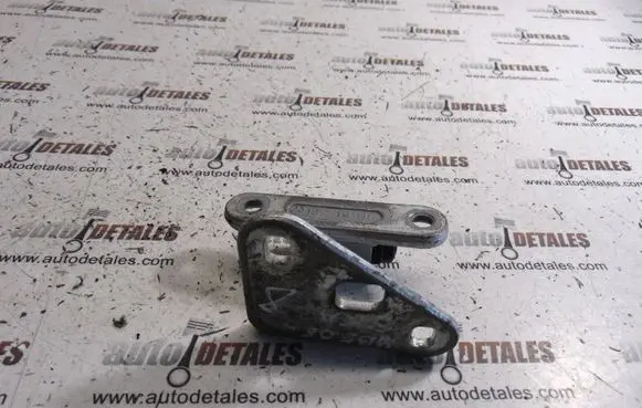 Mercedes-Benz E W211 Front door lower hinge 