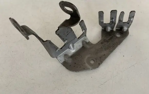 Audi Q7 4M Other engine bay part 06E971497AF