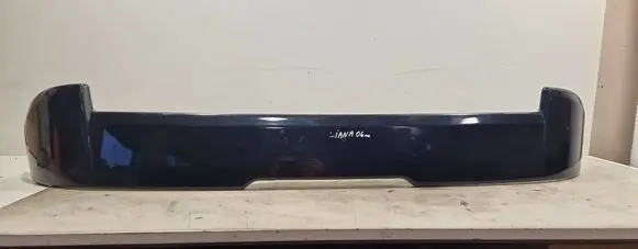Tailgate/trunk spoiler